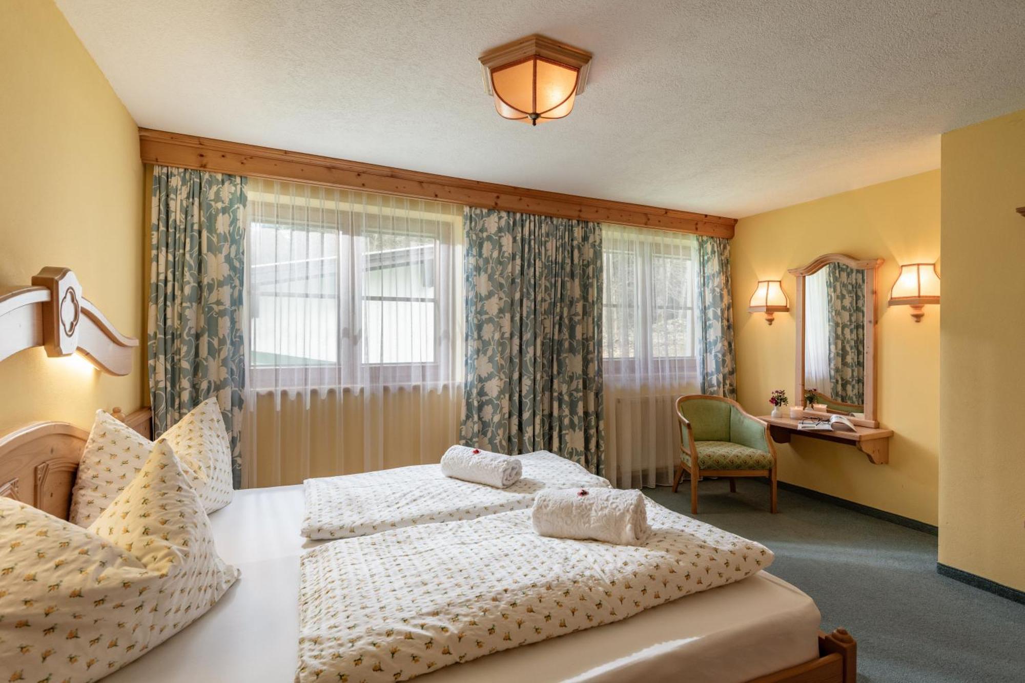 Hochfeldalm Hotell Sankt Johann in Tirol Exteriör bild